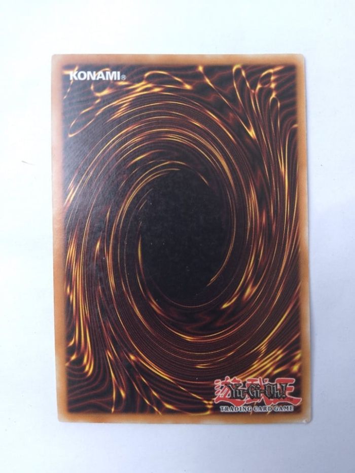 Yugioh Mago Negro Ultra Raro 1st Edição SDY-006 (Versão em Português)