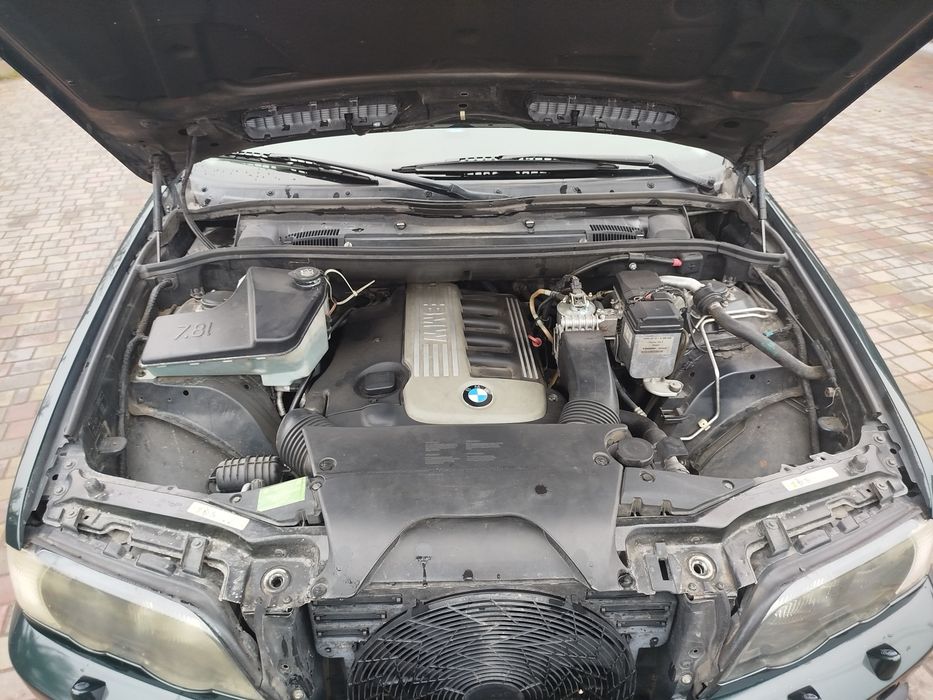 Продам BMW X5  E53