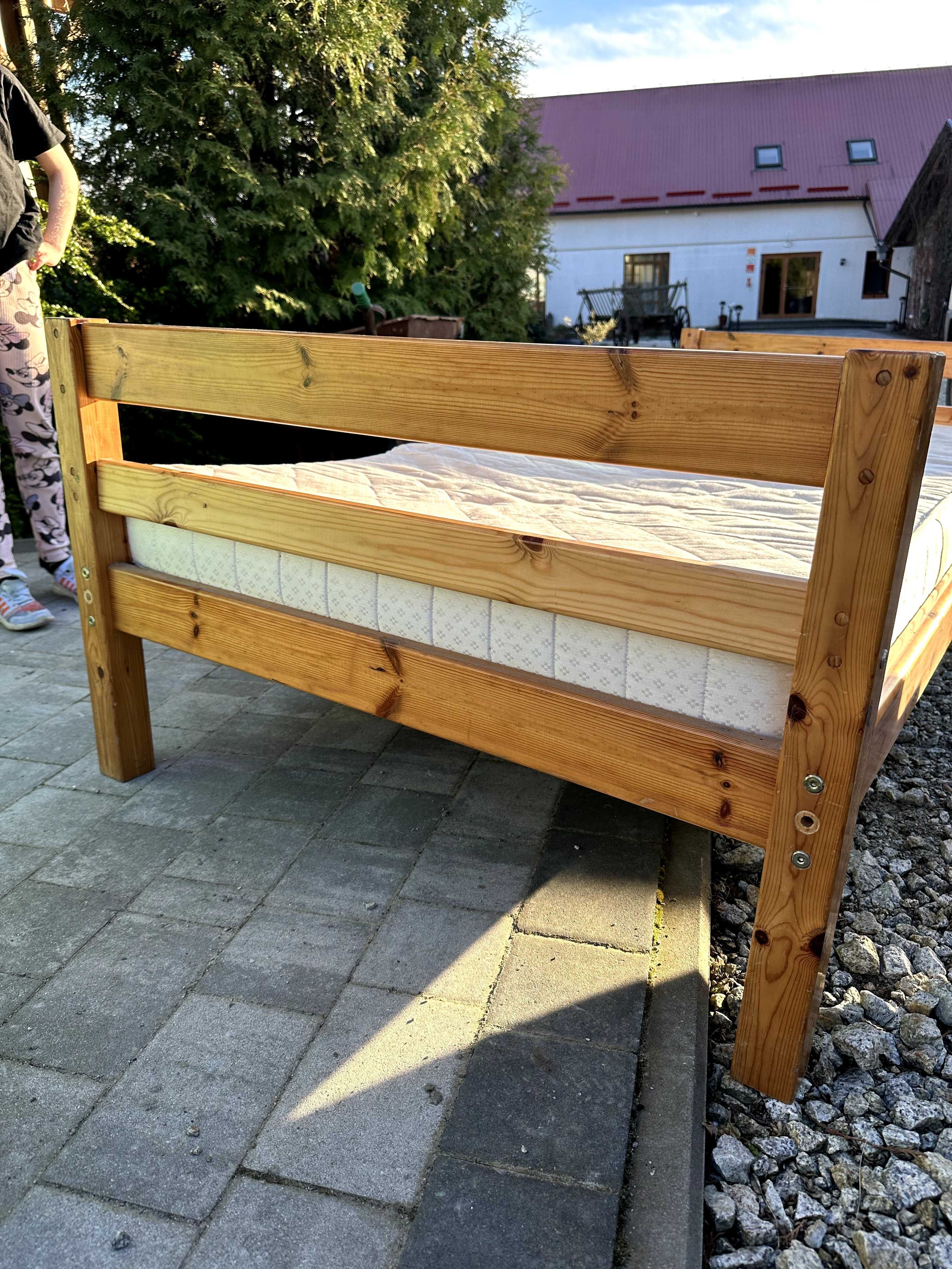 Drewniane sosnowe łóżko 90x200 z materacem