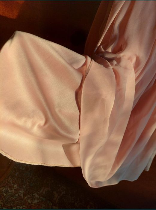 Сукня для дівчини рожевого кольору