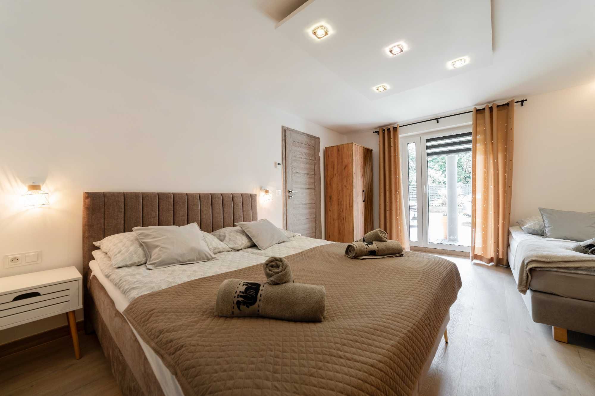 Pokoje do wynajęcia ANIELA - Apartament  5 - osobowy