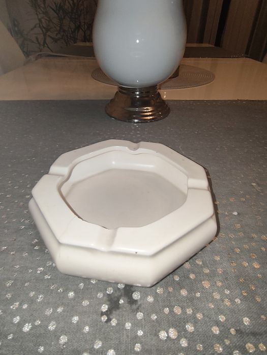Okazja! Duża, Elegancka Popielniczka Ceramiczna - Octagon | Klasyka
