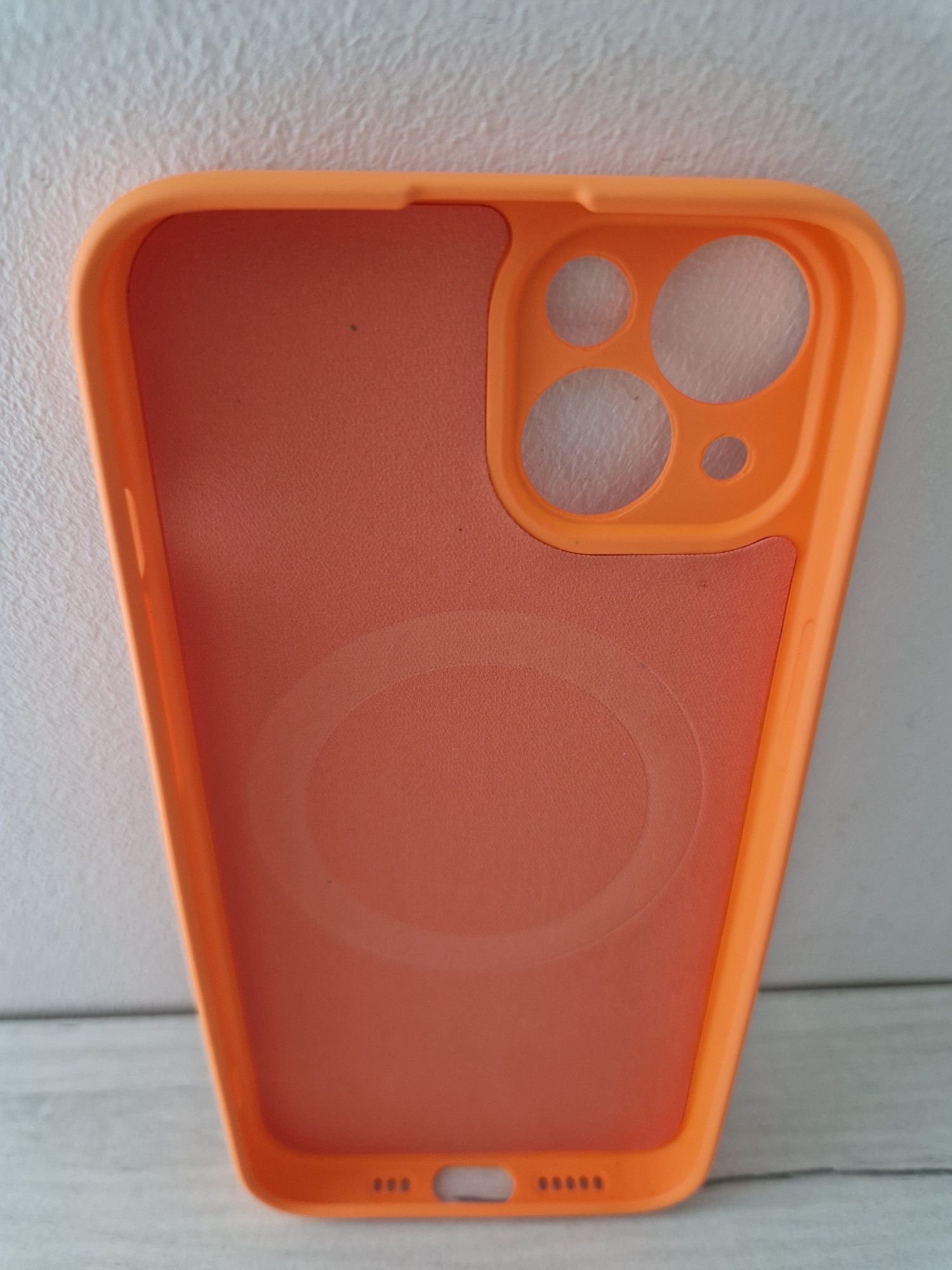 TEL PROTECT MagSilicone Case do Iphone 13 Pomarańczowy