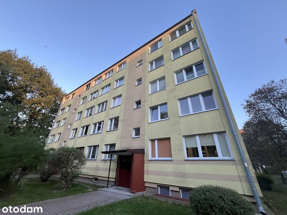 URSUS - 4 pokojowe mieszkanie na 1 piętrze, z dużym potencjałem!