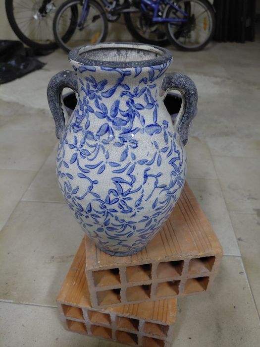 Bule e jarra antiga em bom estado geral peças sem marcação 10€ as 2