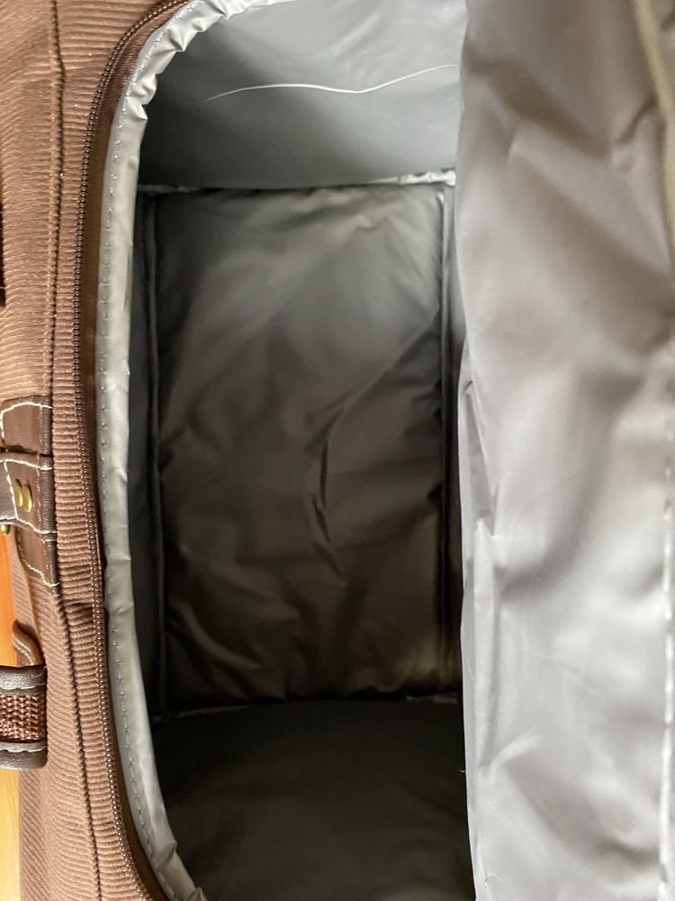Torba piknikowa z kompletem dla 4 osób.
