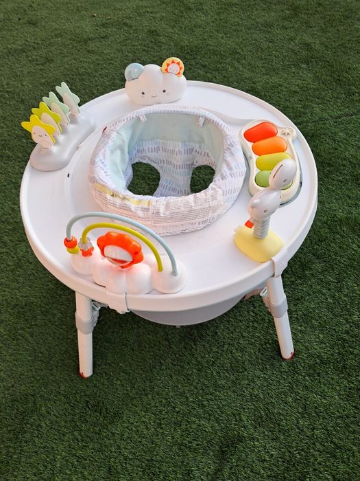 Mesa de atividades Skip Hop