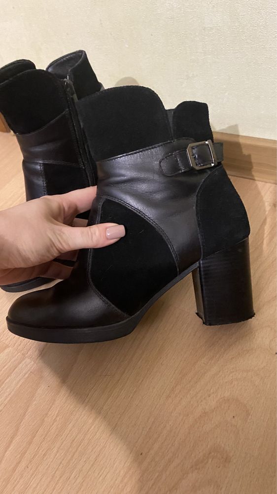 Женские кожаные Демисезонные ботинки на каблуке