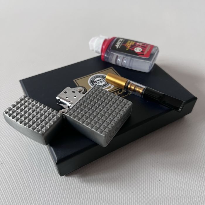 Набір бензинова запальничка Kantai EM09 + бензин очищений форма Zippo