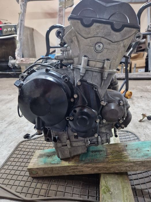 Silnik Triumph Daytona 675 uszkodzona panewka / zamiana