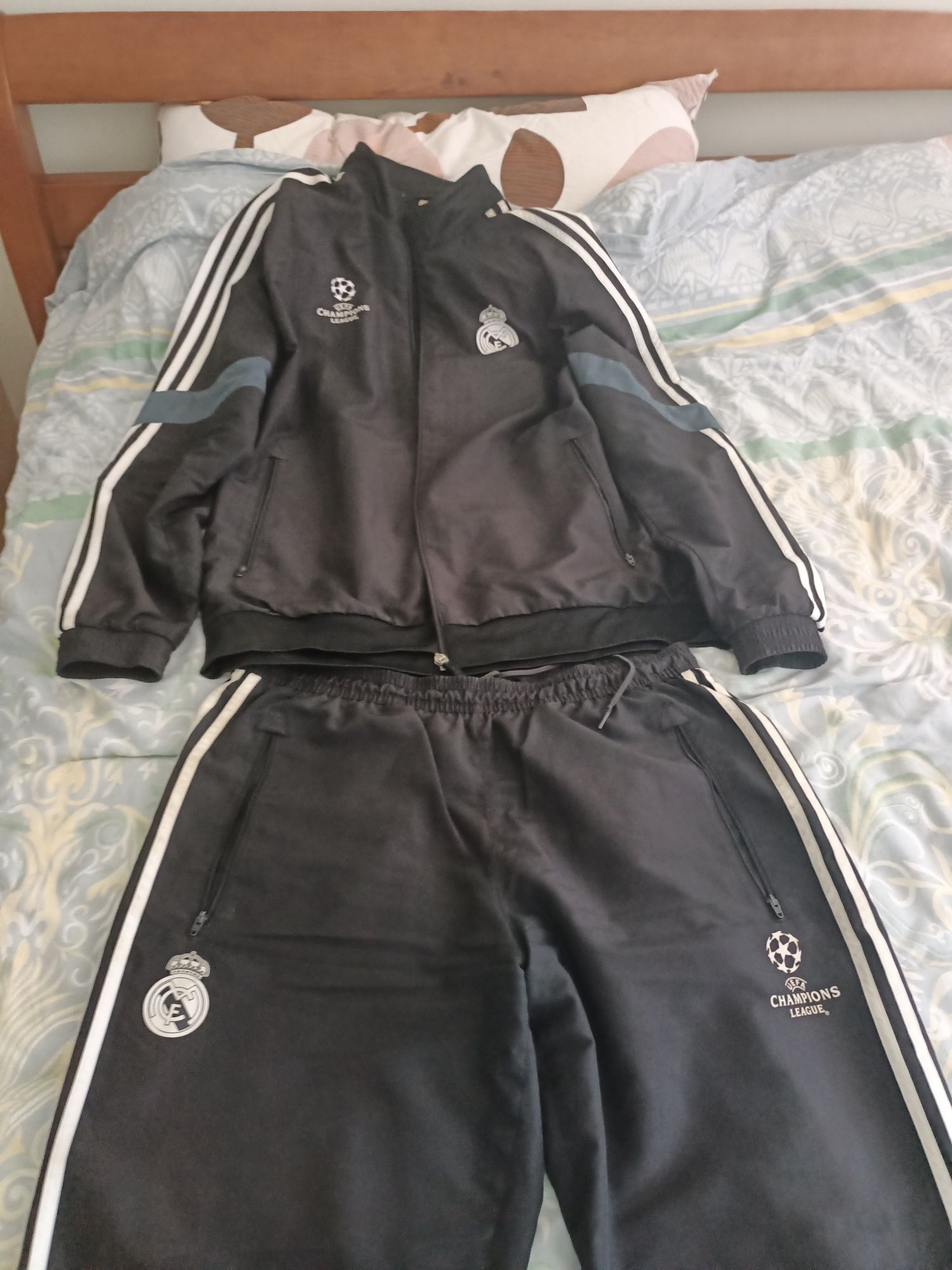 Продам спортивний костюм Adidas