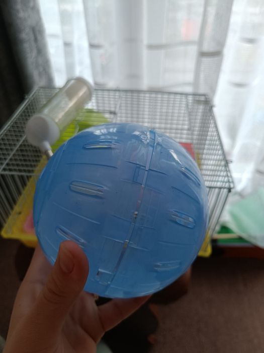 Продам клетку хомяку ( джонгарик) с шаром для бега бу