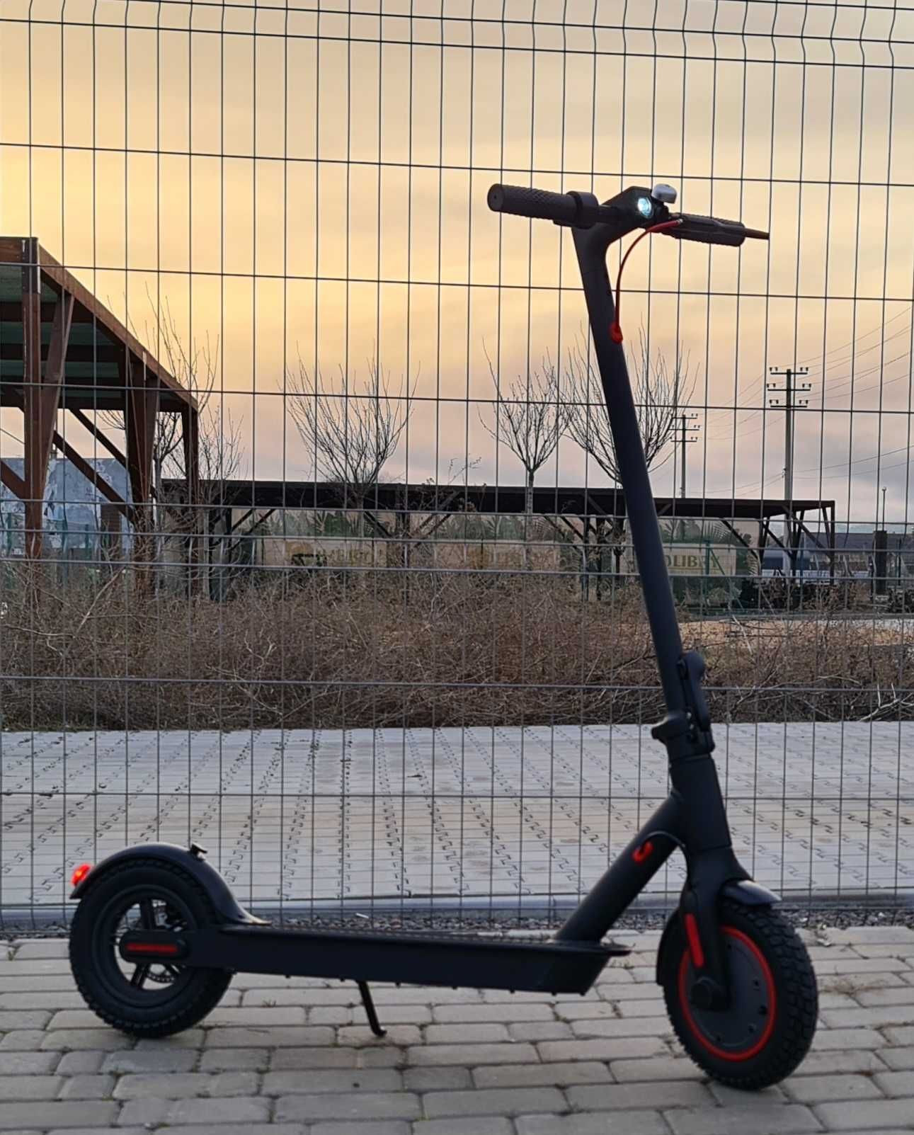 Самокат новый, электрический 350W !