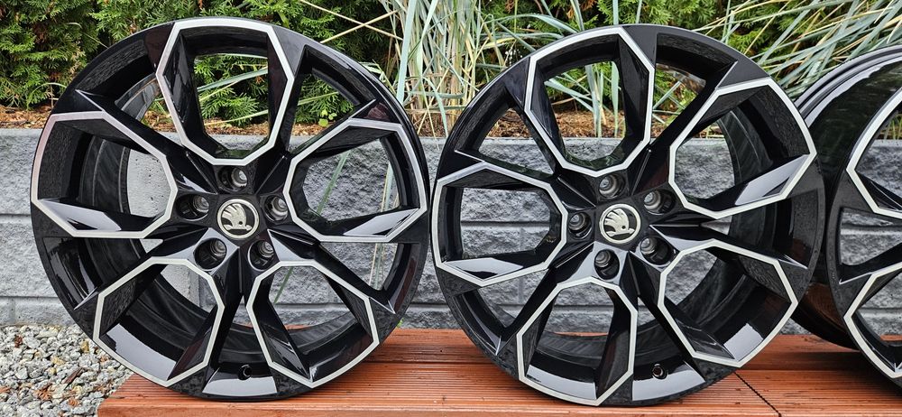 Skoda Octavia 3/4 - Xtreme - felgi 19"