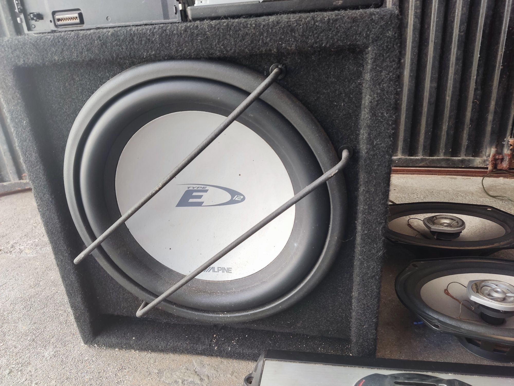 Sistema de som Alpine, amplificador MTX.