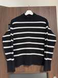 Sweter w paski czarny