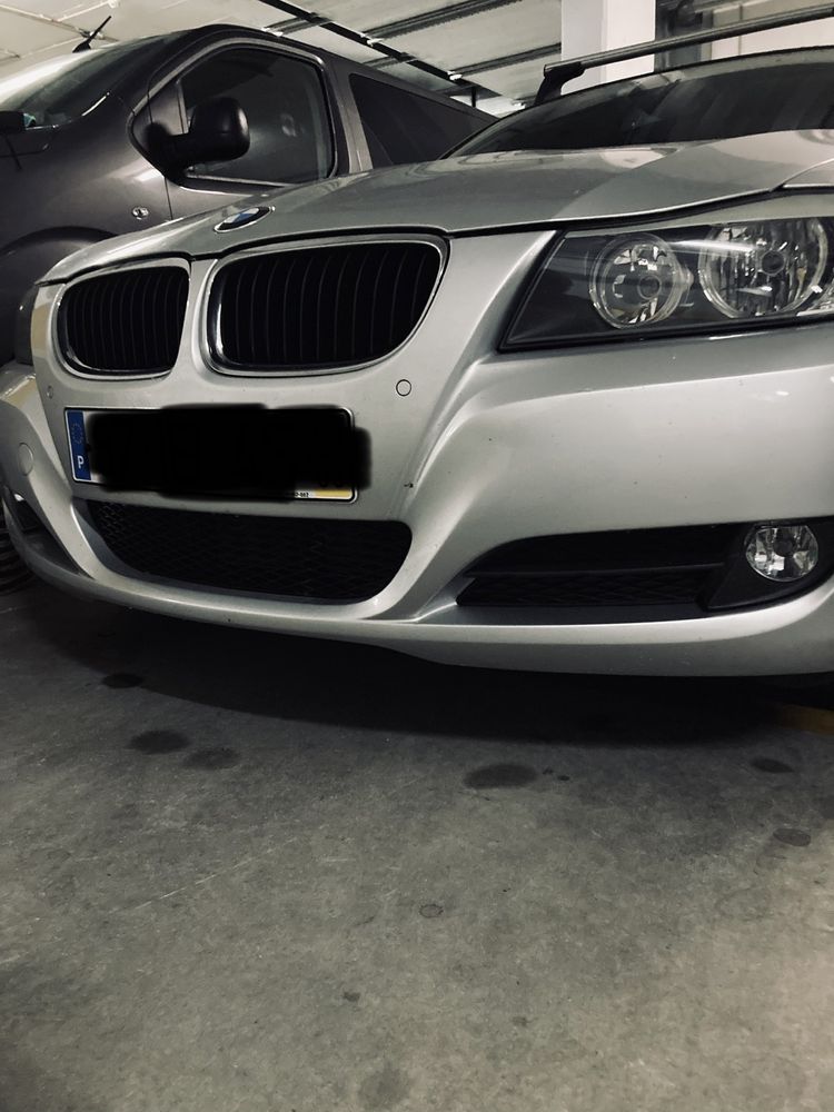 BMW e90 grelha central