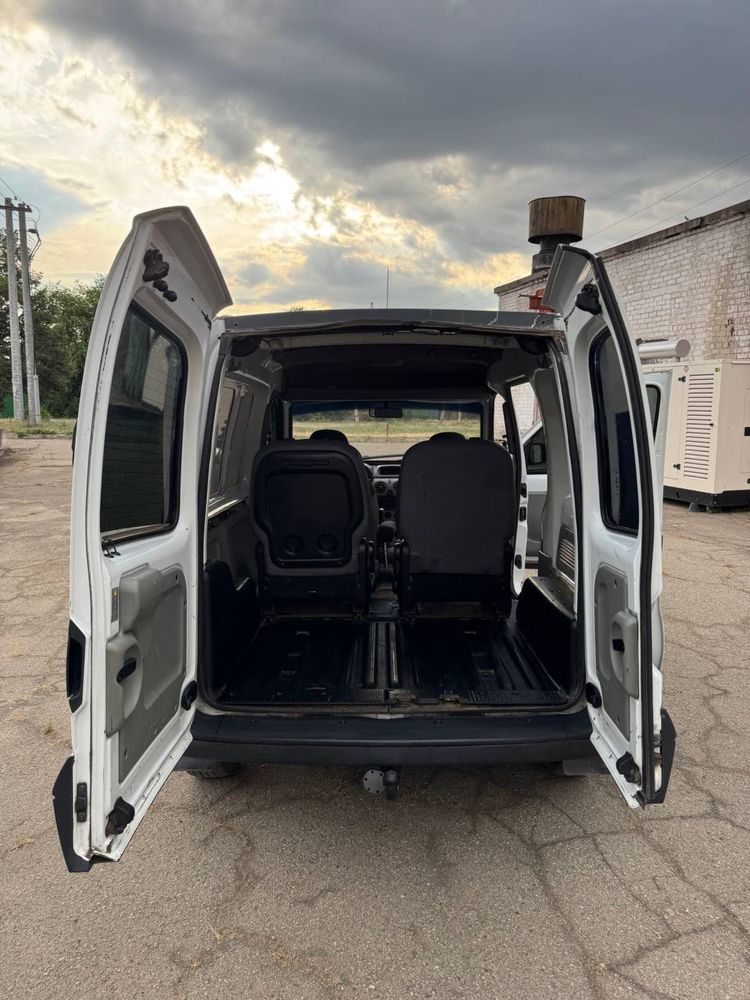 Renault kangoo авто