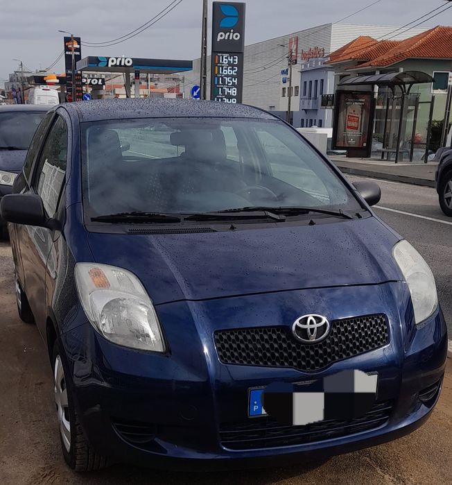 Toyota Yaris como novo