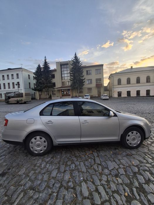 Volkswagen Jetta 5
Volkswagen Jetta 5, 2006 р., 1.6 газ/бензин, механі
