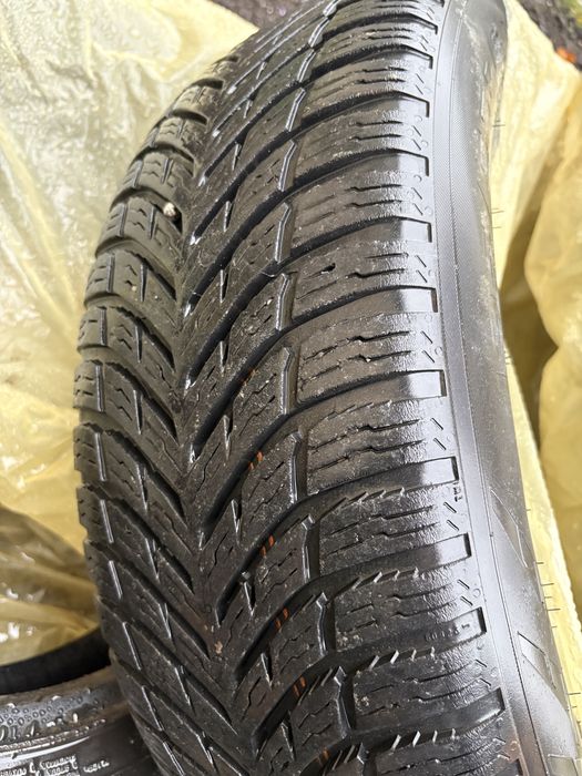 Komplet opon wielosezonowych Nokian 195/65 R16
