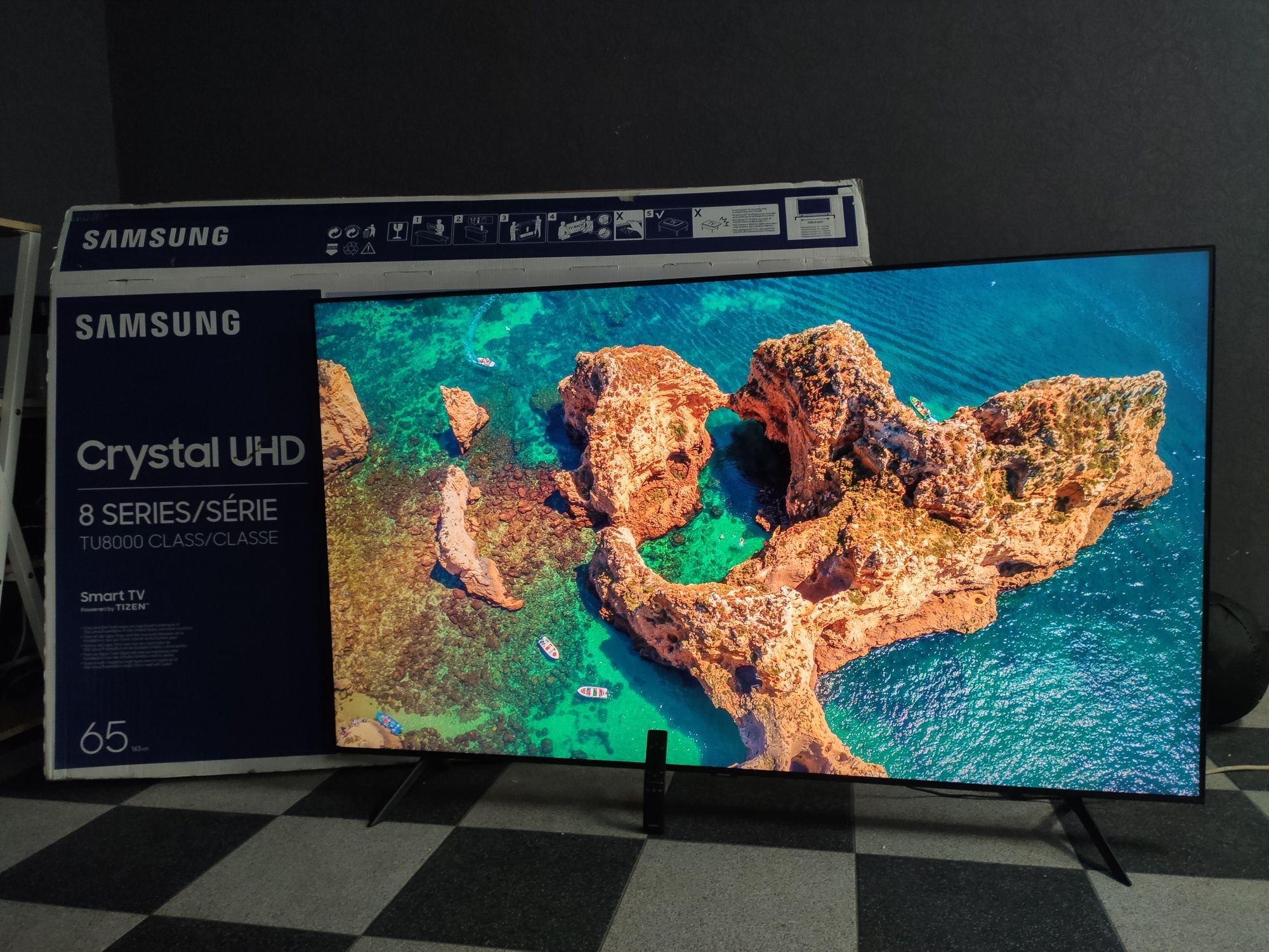 Телевізор Samsung ue65tu8002k