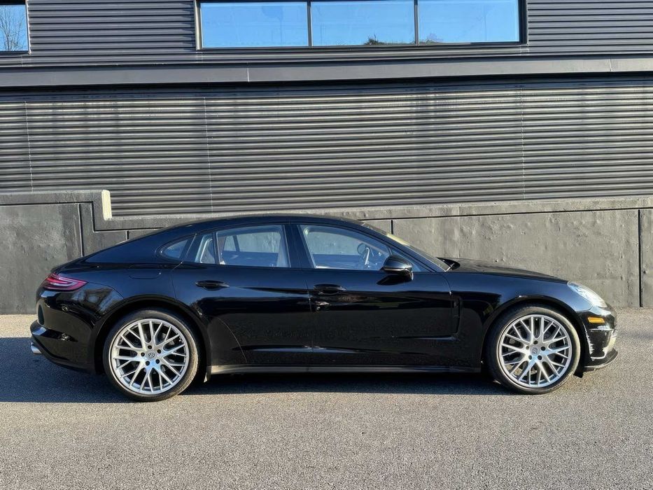 Porsche Panamera      2018