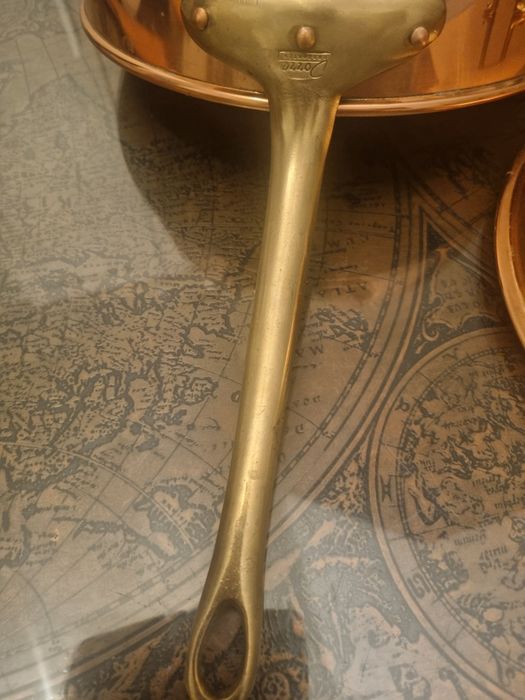 Miedziany rondel z pokrywą