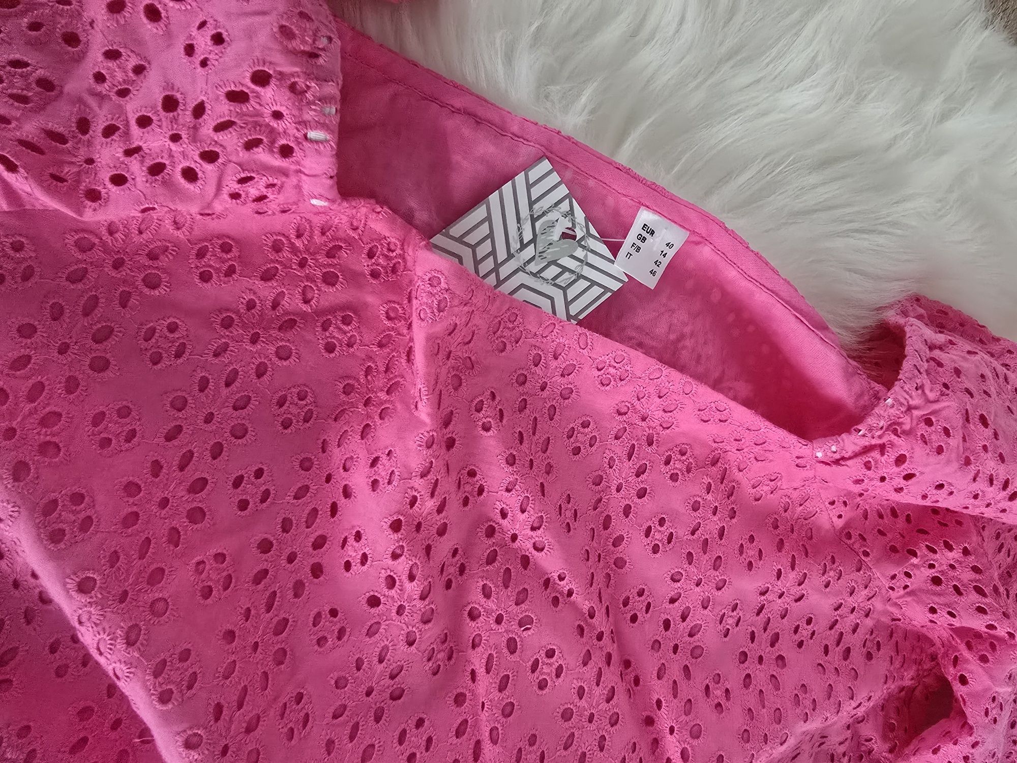 Sukienka ażurowa boho pink