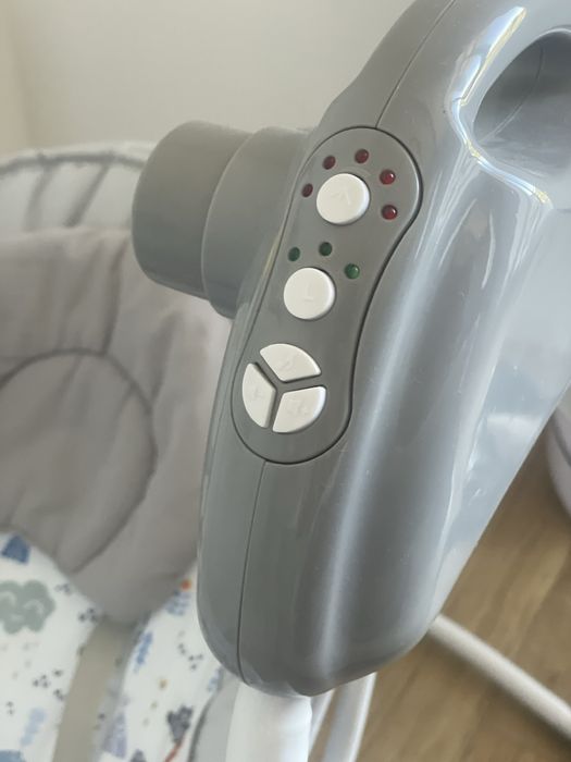 Кресло-качалка (укачивающий центр) CARRELLO Grazia