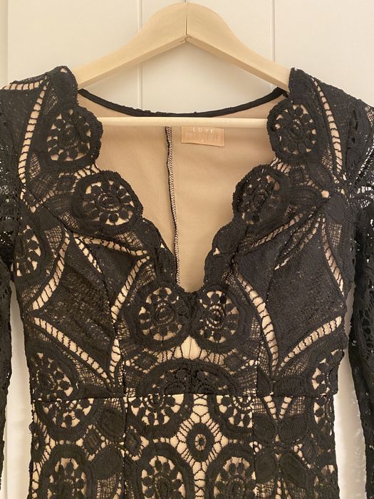 Sukienka koronkowa czarna 34