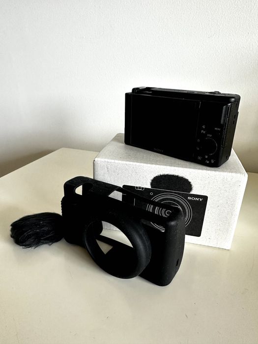 Sony ZV-1M2 em ótimo estado!