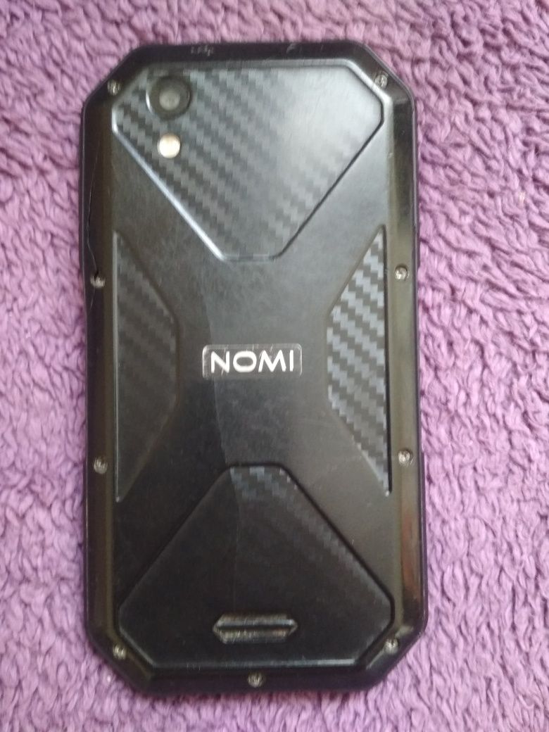 Мобильный телефон Nomi i4070