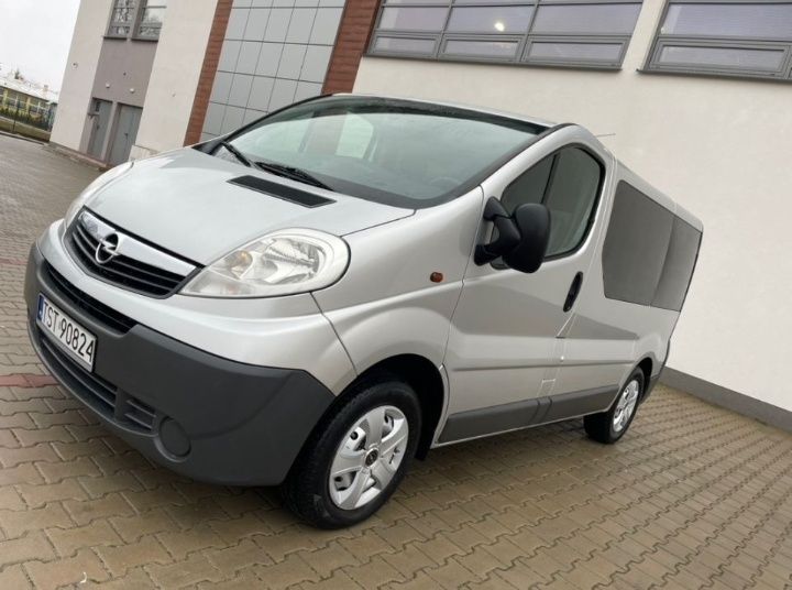 Opel Vivaro 2011 года