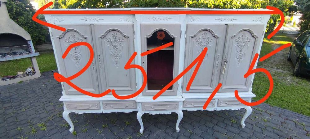 Kredens , szafka malowana farbami kredowymi