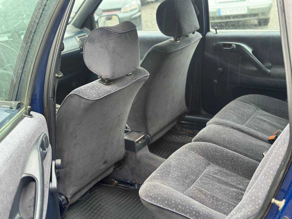 VOLKSWAGEN PASSAT B3 1994 рік 1.8 газ/бензин