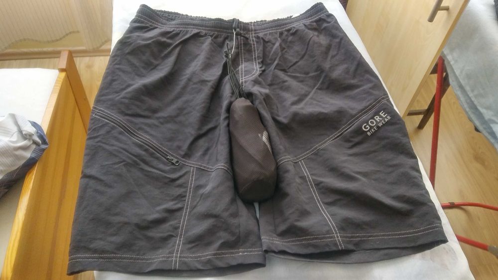 GORE WEAR. Męskie spodenki rowerowe, typ: 2 w 1.