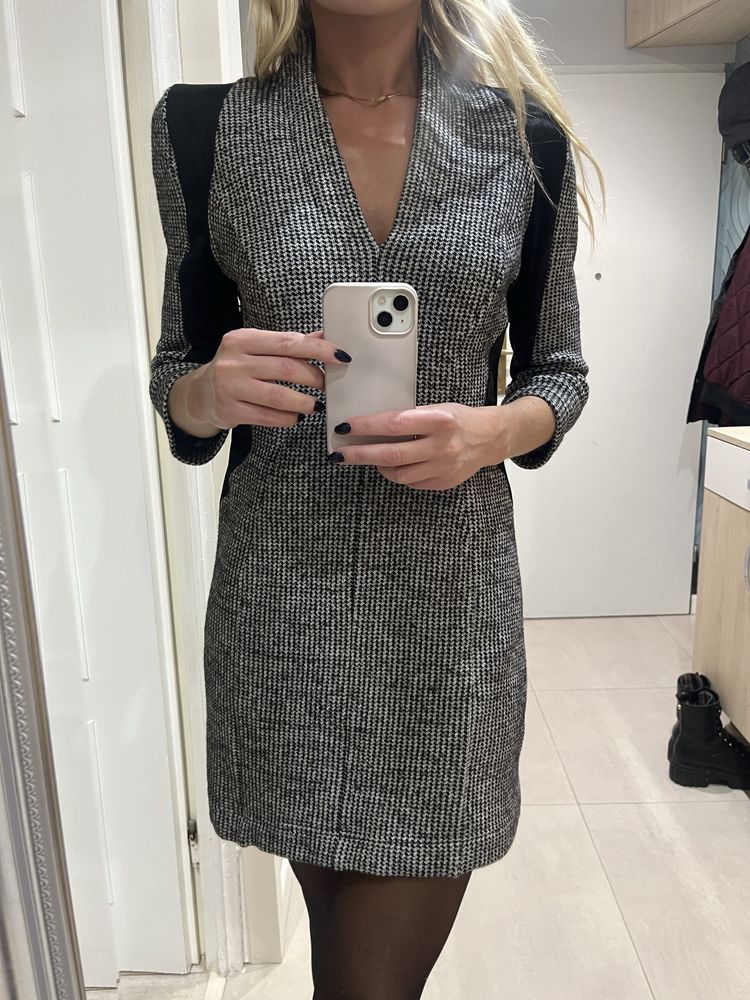 Sukienka ze wstawkami S