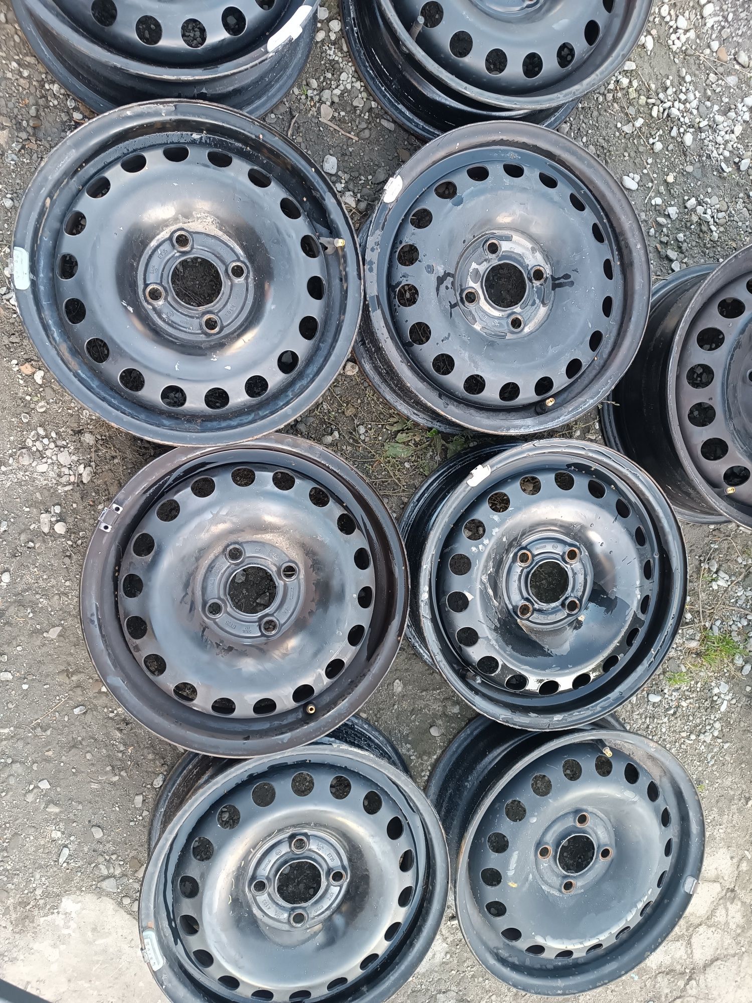 Sprzedam oryginalne felgi 4x100 r14 VW UP Skoda citigo oraz Seata Mi