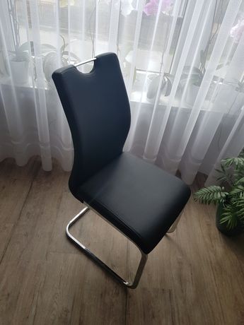 Krzesła do salonu w stylu loftowym