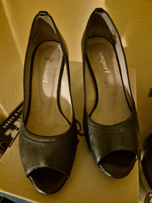 Vende-se calçado de senhora