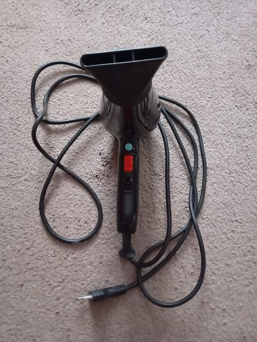 Професійний фен BABYLISS PRO, В подарунок насадки до машинки