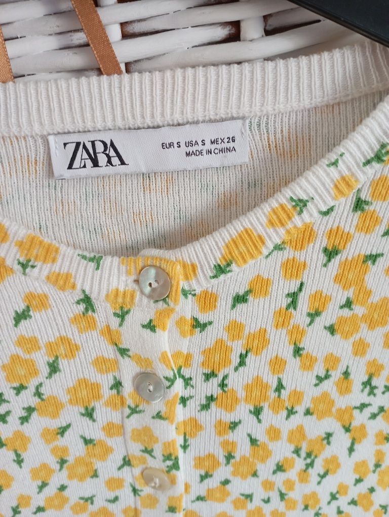 Sweterek Zara w kwiatki