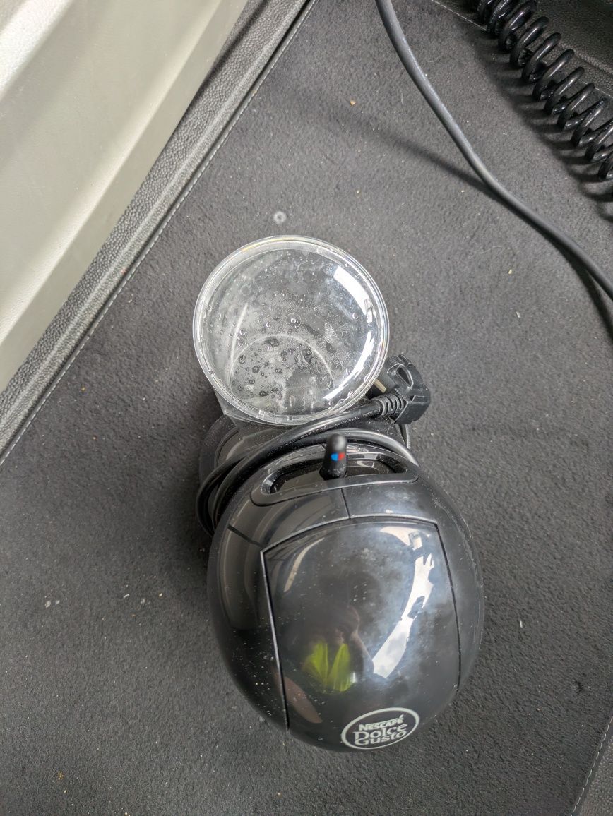 Máquina de café Dolce Gusto com garantia e fatura