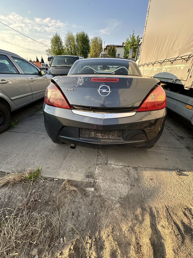 Klapa tył Tigra B Opel Klapa Tylna