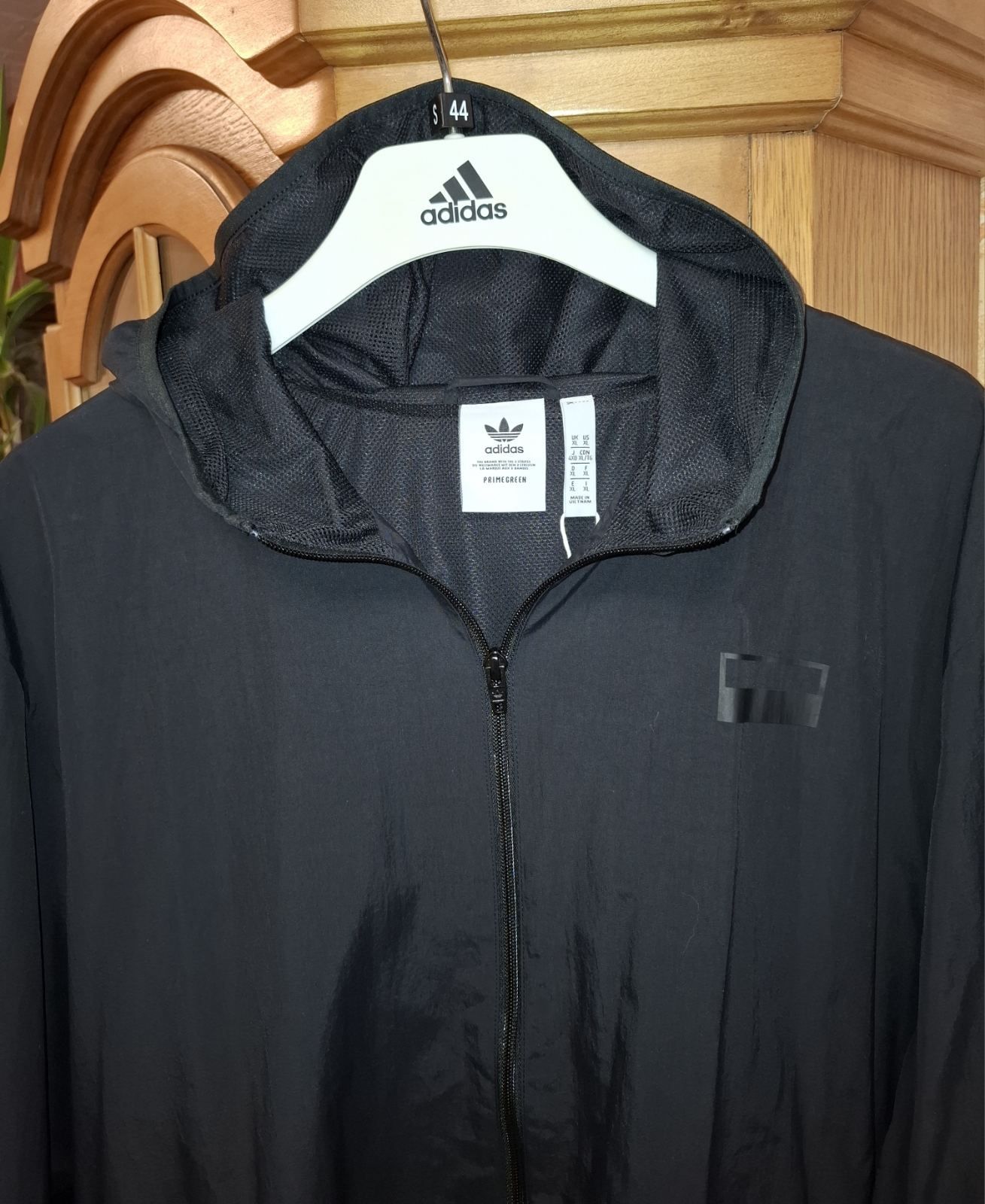 Продам вітровку Adidas (Адідас)