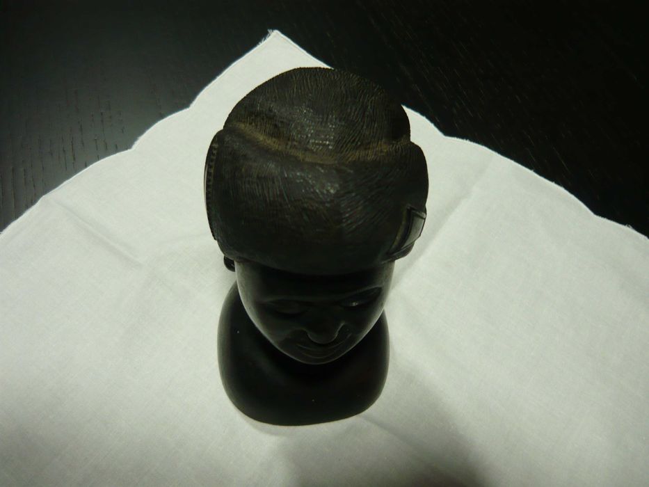 Estatueta em Pau Preto - Arte Africana