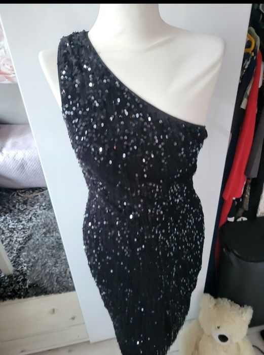 Czarna cekinowa sukienka asymetryczna z frędzlami   XL-XXL