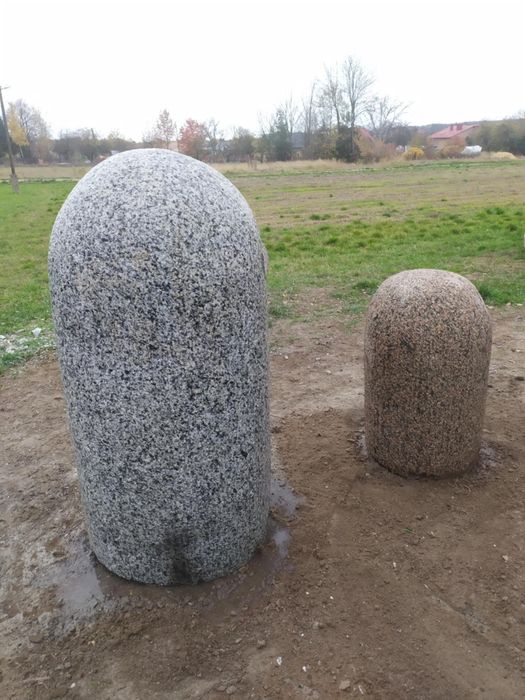 Kamienie polne na pomnik