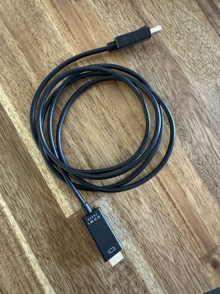 Kabel HDMI & DisplayPort mało używany 175 sm